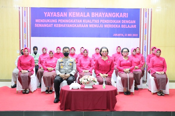 Kapolres Inhu peringati HUT Yayasan Kemala Bhayangkari Ke-42 tahun 2022. 